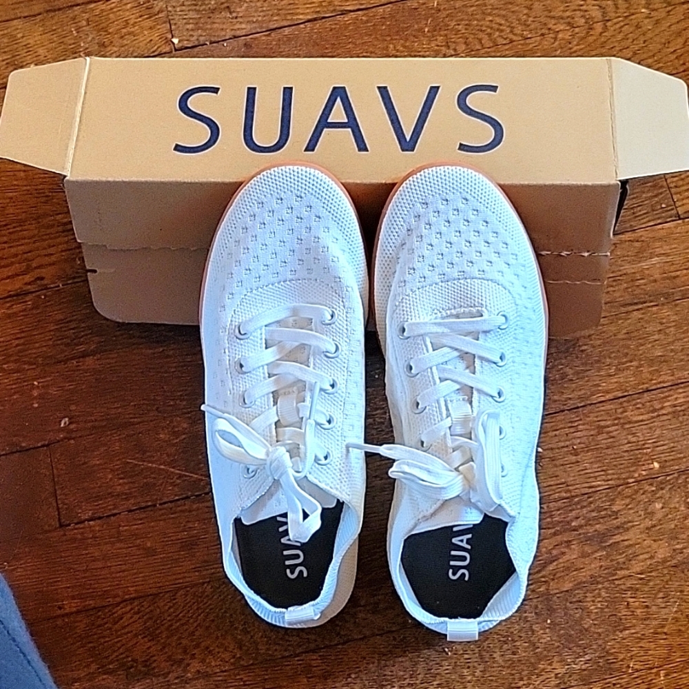 Size 8 Suavs Zilker Tennis Shoe